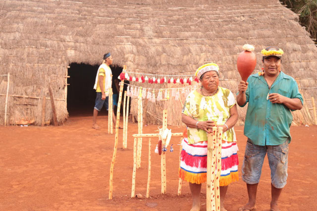 Guaraní-Kaiowá, Mato Grosso do Sul, Brasilien, Errichtung von traditionellen Gebetshäusern